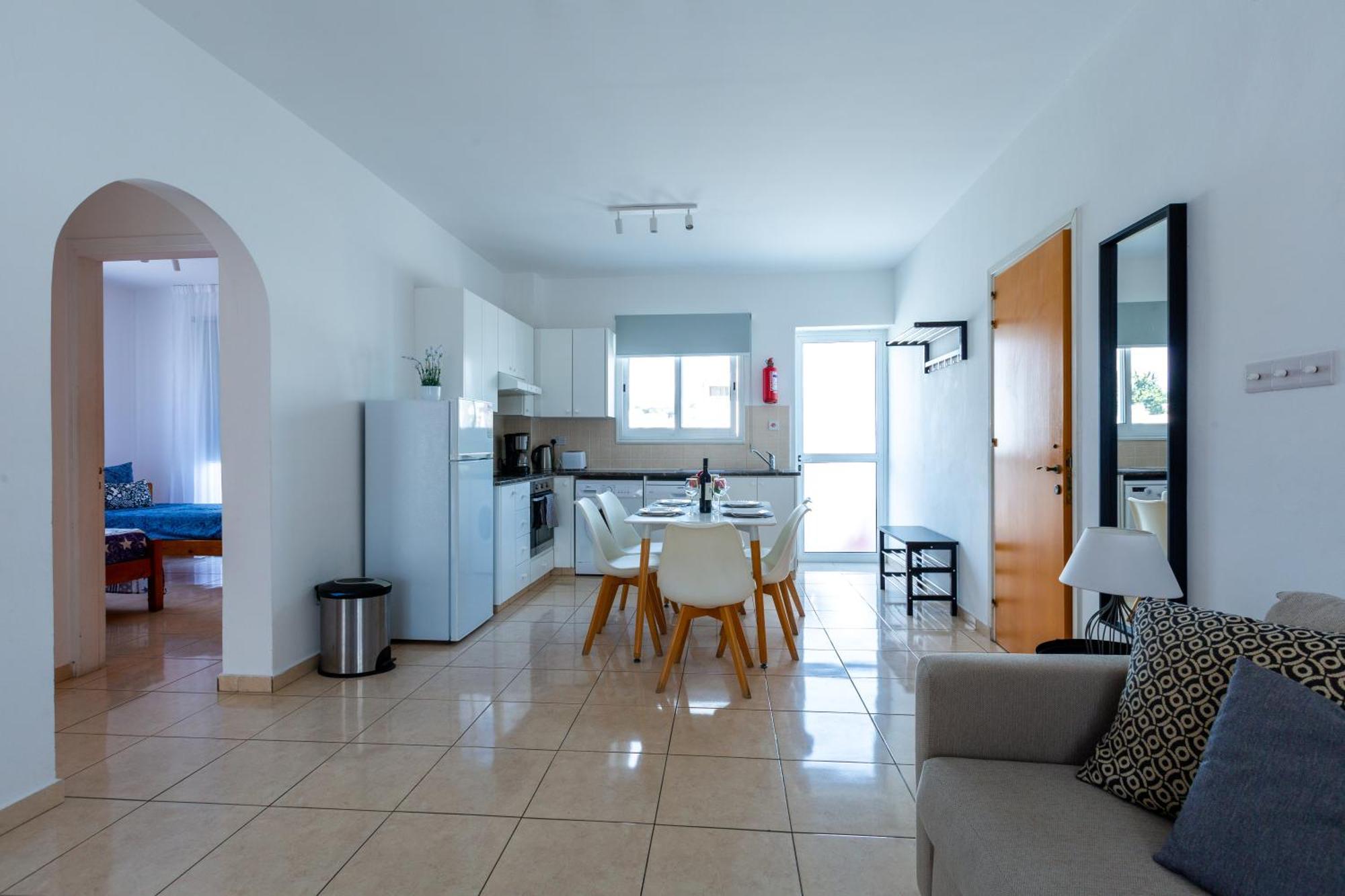 Beautiful 2 Bed Apartment With Great Views In Pafos Zewnętrze zdjęcie