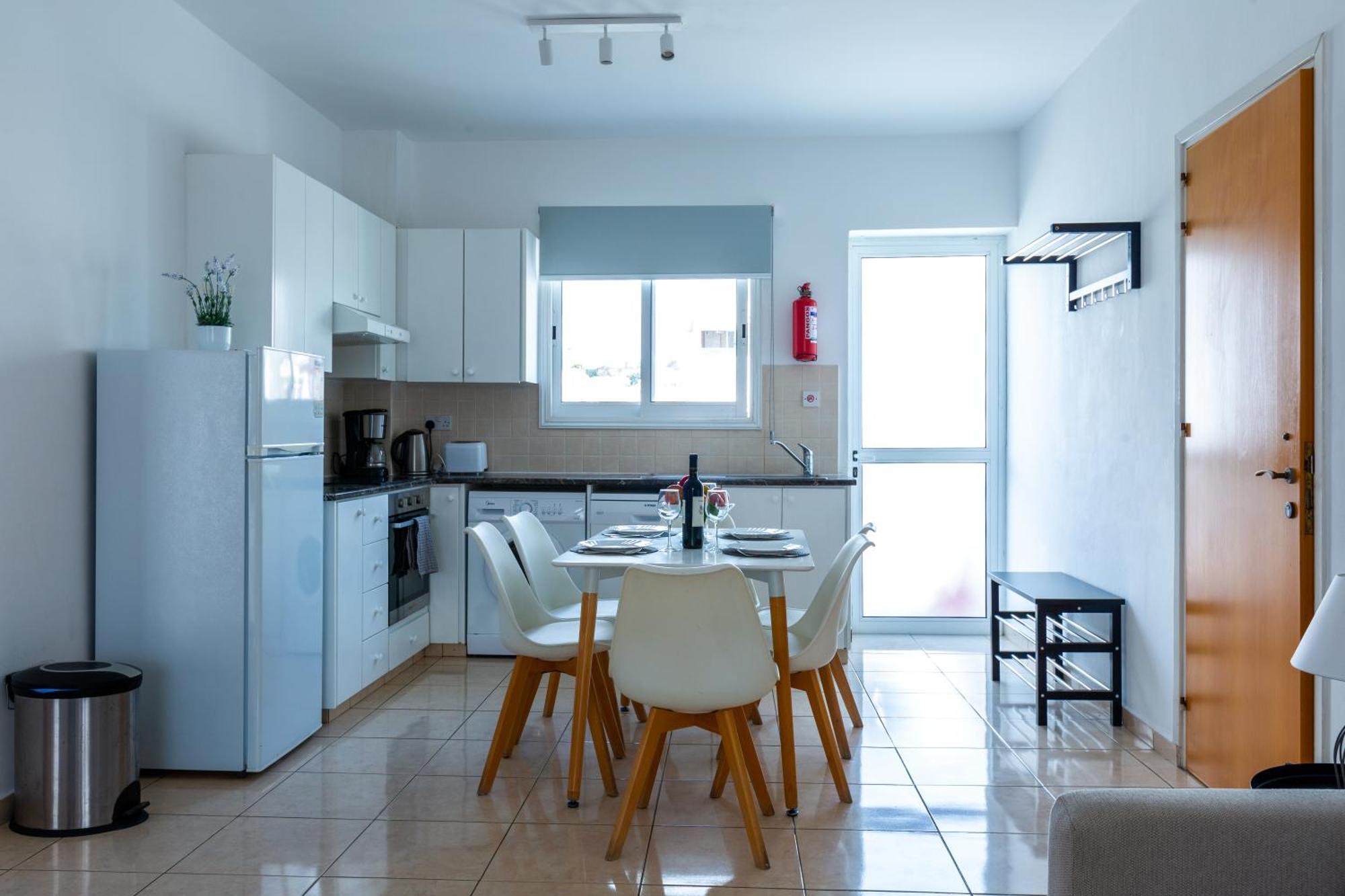 Beautiful 2 Bed Apartment With Great Views In Pafos Zewnętrze zdjęcie